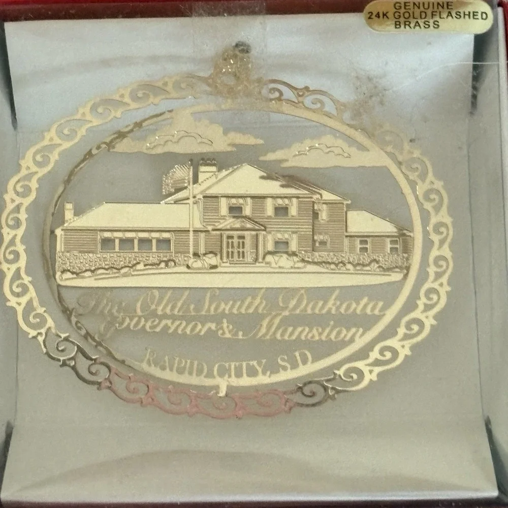 Vintage Landmark Ornament Lot 2‎ Gold Flashed Brass NH SD House Historic Sites